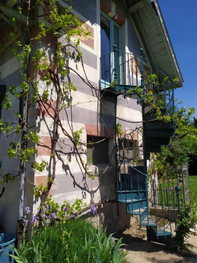 La Fee Des Eaux Panzió Vernaison Kültér fotó